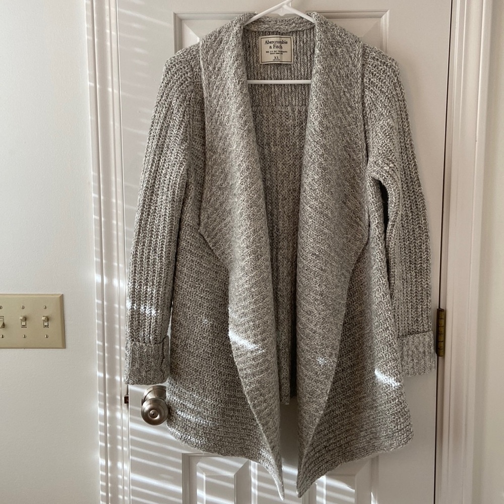 Grey Abercrombie & Fitch cardigan